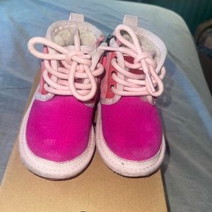 Toddler NEUMEL MASHUP UGG size 6